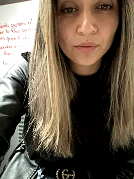 Isabella Varella online show from 6, 11, 2025