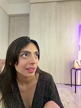Snapshot of ZaraLuuv chatting on 25, 4, 2026 ZaraLuuv online show from 25, 4, 2026