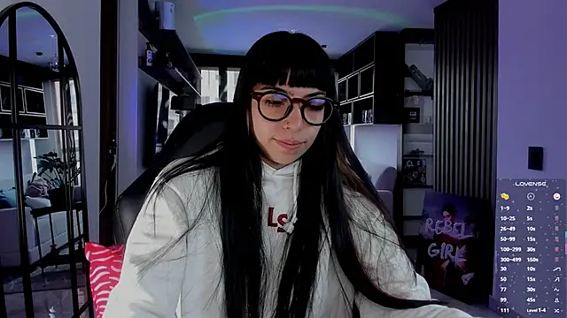 Saraa Desiree online show from 12, 3, 2026