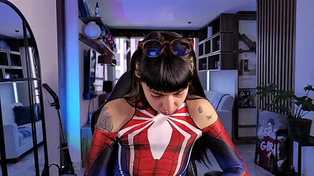 Saraa Desiree online show from 7, 4, 2026