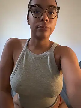 Snapshot of Melia_Rayne chatting on 17, 10, 2025 Melia Rayne online show from 17, 10, 2025