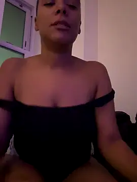 Snapshot of Melia_Rayne chatting on 17, 10, 2025 Melia Rayne online show from 17, 10, 2025