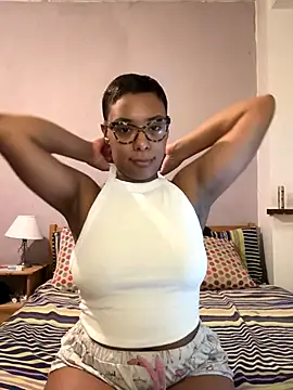 Snapshot of Melia_Rayne chatting on 22, 10, 2025 Melia Rayne online show from 22, 10, 2025