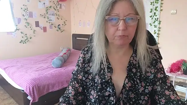 Wane Witch online show from 5, 4, 2026