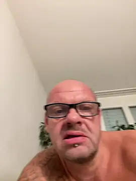 HerrundFrau-M online show from 4, 3, 2025