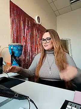 Juicy PeachLux online show from 26, 11, 2025