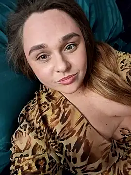 Juicy PeachLux online show from 14, 1, 2026