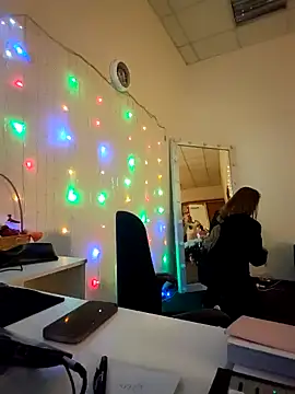 Juicy PeachLux online show from 1, 4, 2026