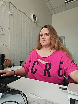 Juicy PeachLux online show from 23, 5, 2026
