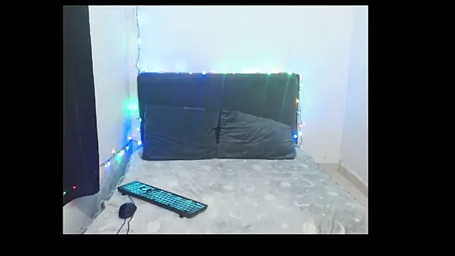 Snapshot of isabel-nashyeli chatting on 7, 3, 2025 isabel-nashyeli online show from 7, 3, 2025