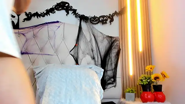 Snapshot of Alexa_Bravva chatting on 28, 10, 2025 Alexa Bravva online show from 28, 10, 2025