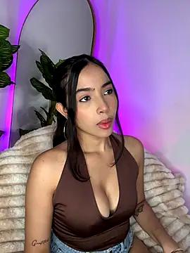  Emily Thompson  online show from 16, 11, 2025