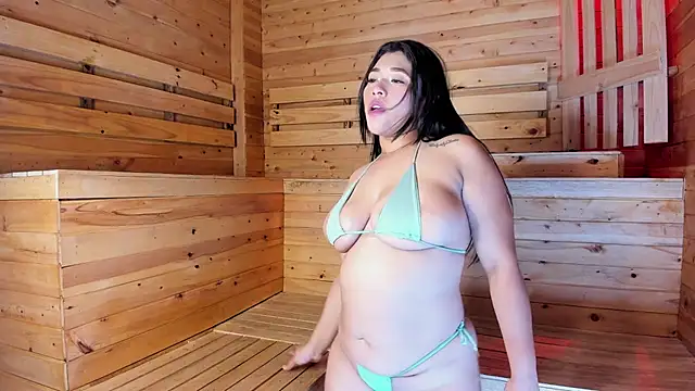 Snapshot of grace_tom chatting on 27, 10, 2025 grace tom online show from 27, 10, 2025