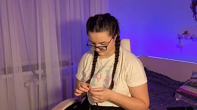 Snapshot of MiraLuccian chatting on 21, 9, 2025 MiraLuccian online show from 21, 9, 2025