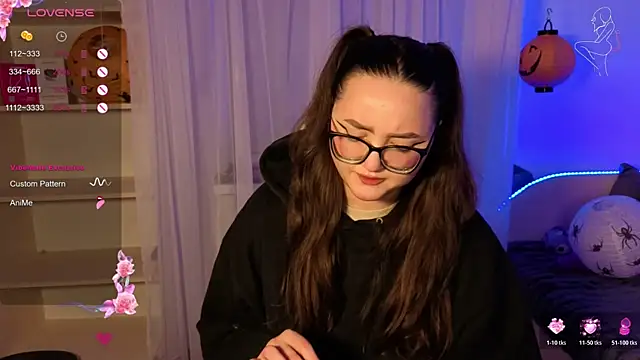 Snapshot of MiraLuccian chatting on 22, 10, 2025 MiraLuccian online show from 22, 10, 2025