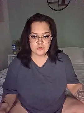 Saucy-Serenity online show from 19, 10, 2025