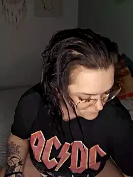 Saucy-Serenity online show from 25, 3, 2026