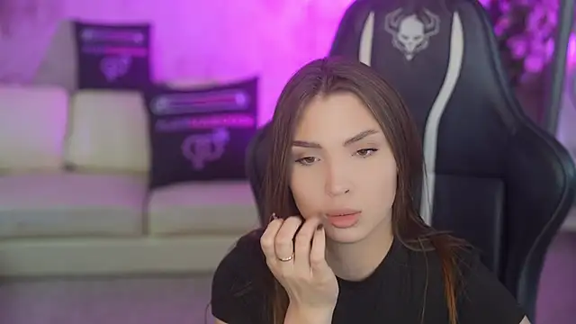 Billie054 online show from 2, 12, 2025