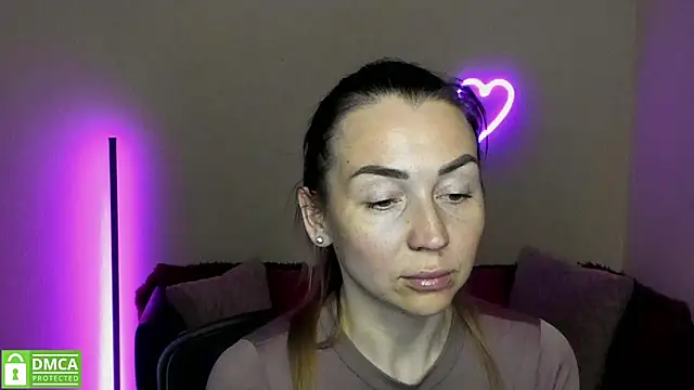 Kiss julli88I online show from 5, 3, 2025