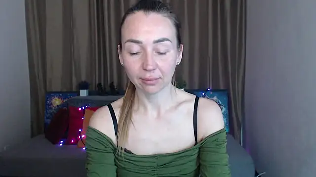 Kiss julli88I online show from 8, 3, 2025