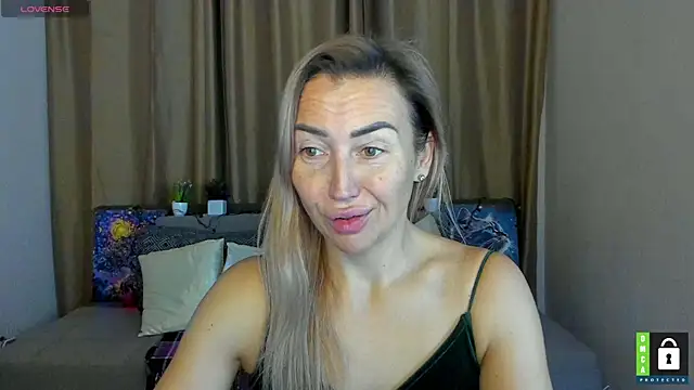 Kiss julli88I online show from 25, 11, 2025