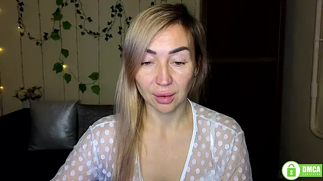 Kiss julli88I online show from 4, 12, 2025