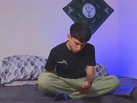 samevansx  online show from 22, 9, 2025