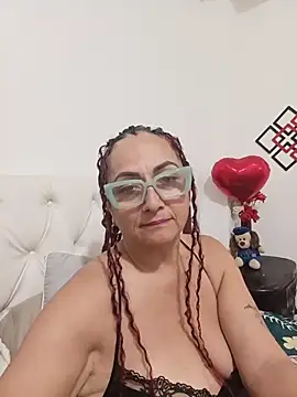 Snapshot of AlessandraLeroy chatting on 28, 6, 2026 AlessandraLeroy online show from 28, 6, 2026