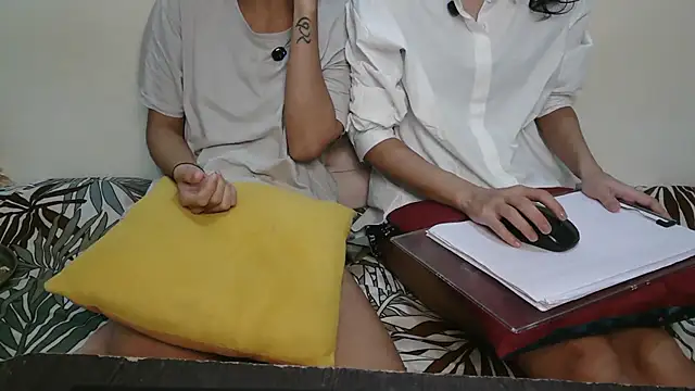 NaughtyThrouple007 online show from 26, 9, 2025