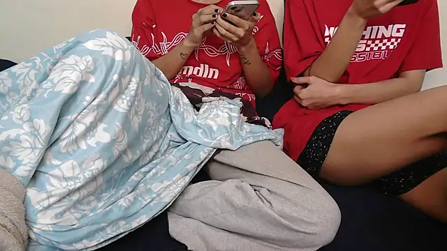 NaughtyThrouple007 online show from 20, 11, 2025