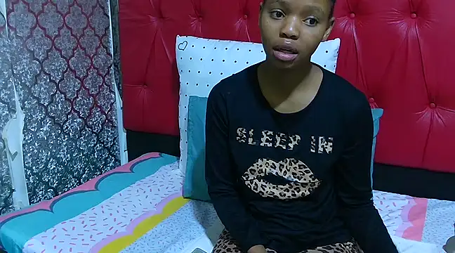 Snapshot of BondiBitch chatting on 18, 3, 2025 BondiBitch online show from 18, 3, 2025