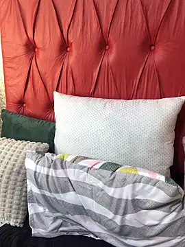 Snapshot of BondiBitch chatting on 7, 10, 2025 BondiBitch online show from 7, 10, 2025