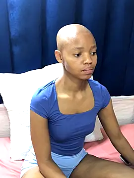 Snapshot of BondiBitch chatting on 3, 11, 2025 BondiBitch online show from 3, 11, 2025