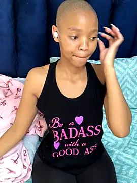 Snapshot of BondiBitch chatting on 8, 11, 2025 BondiBitch online show from 8, 11, 2025