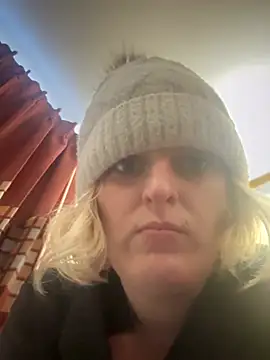 Snapshot of KITTYBOOBOOFUXX chatting on 3, 2, 2026 KITTYBOOBOOFUXX online show from 3, 2, 2026