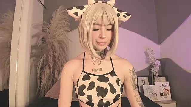 Snapshot of Zhally_Dee chatting on 8, 7, 2026 Zhally Dee online show from 8, 7, 2026