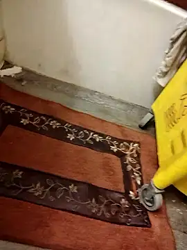 deedeelove82 online show from 12, 3, 2025