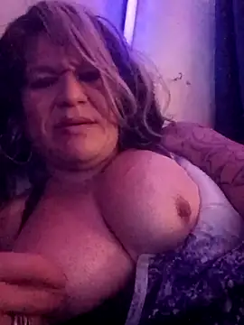 deedeelove82 online show from 20, 12, 2025