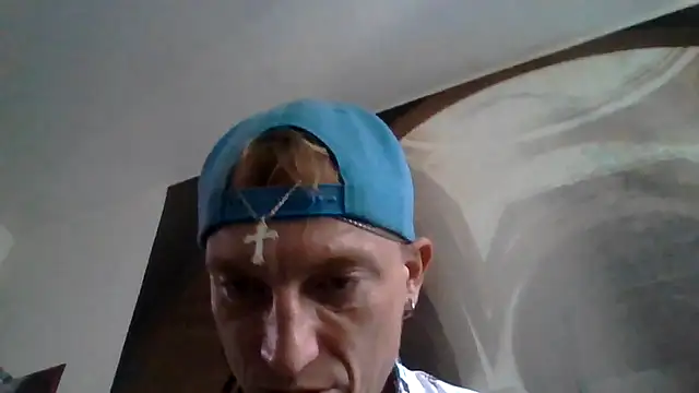 Snapshot of MaxPovelXL chatting on 4, 8, 2026 MaxPovelXL online show from 4, 8, 2026