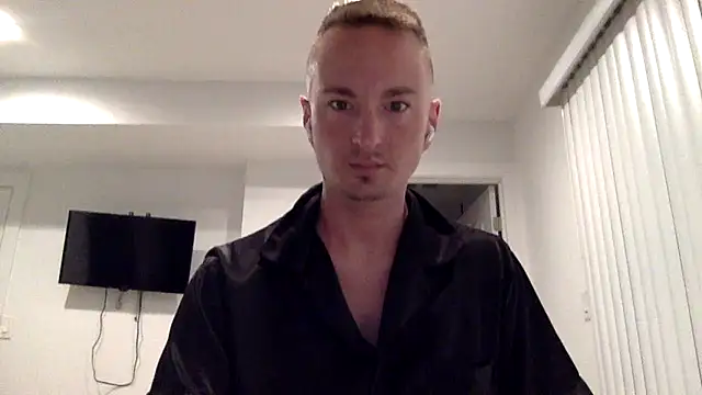 Snapshot of TheDaddy005 chatting on 6, 3, 2025 TheDaddy005 online show from 6, 3, 2025