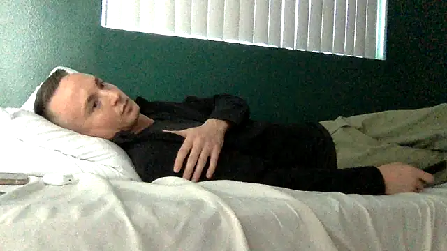 Snapshot of TheDaddy005 chatting on 12, 3, 2025 TheDaddy005 online show from 12, 3, 2025