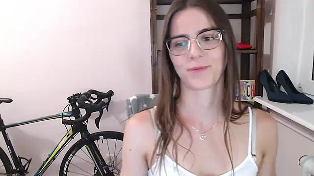Snapshot of love_megi chatting on 18, 4, 2026 love megi online show from 18, 4, 2026