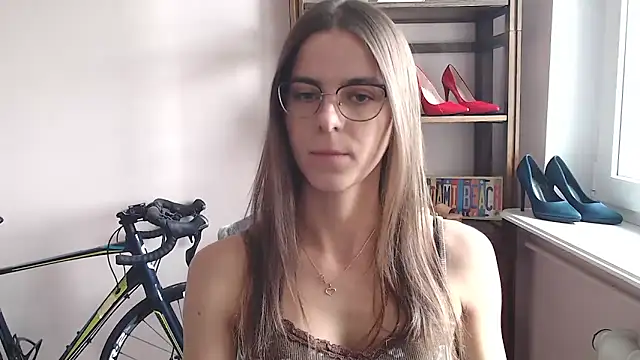 Snapshot of love_megi chatting on 30, 4, 2026 love megi online show from 30, 4, 2026