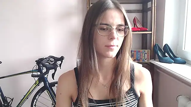 Snapshot of love_megi chatting on 7, 5, 2026 love megi online show from 7, 5, 2026