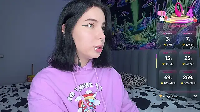 Snapshot of yourvodka chatting on 24, 10, 2025 yourvodka online show from 24, 10, 2025