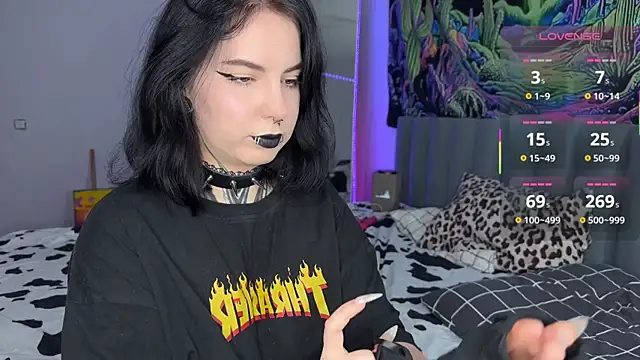 Snapshot of yourvodka chatting on 6, 11, 2025 yourvodka online show from 6, 11, 2025