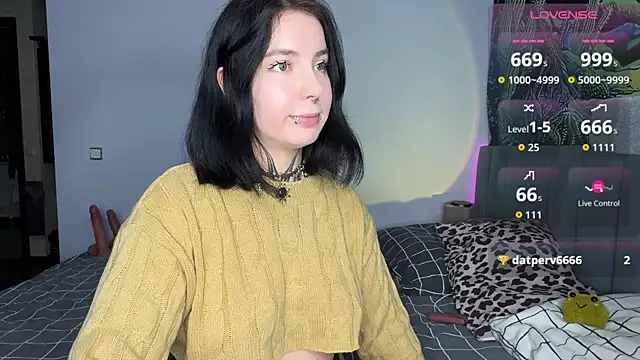 Snapshot of yourvodka chatting on 24, 11, 2025 yourvodka online show from 24, 11, 2025