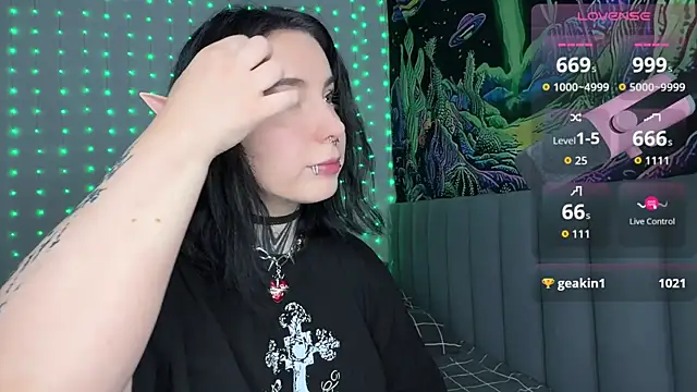 Snapshot of yourvodka chatting on 5, 12, 2025 yourvodka online show from 5, 12, 2025