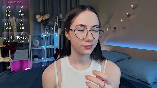 Snapshot of Kira_mindnes chatting on 16, 3, 2025 Kira mindnes online show from 16, 3, 2025