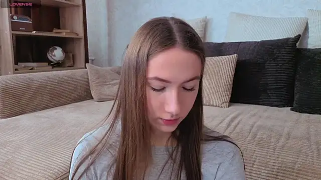 Kira mindnes online show from 12, 4, 2026